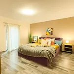 Residenza Santa Anastasia Lilla At Piazza Erbe 公寓 *