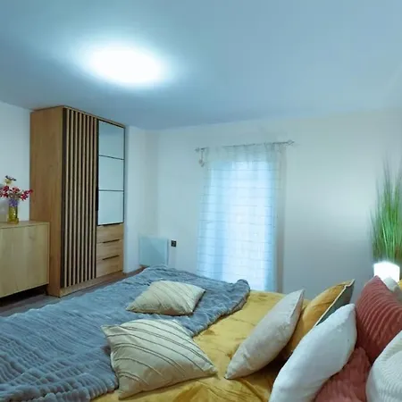 Apartament Residenza Santa Anastasia Lilla At Piazza Erbe