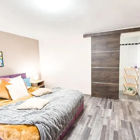 Apartament Residenza Santa Anastasia Lilla At Piazza Erbe *