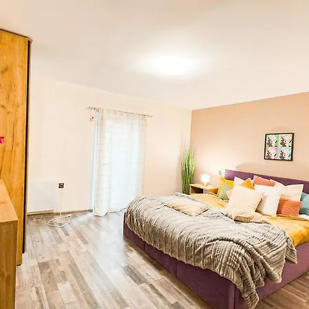 Apartament Residenza Santa Anastasia Lilla At Piazza Erbe *